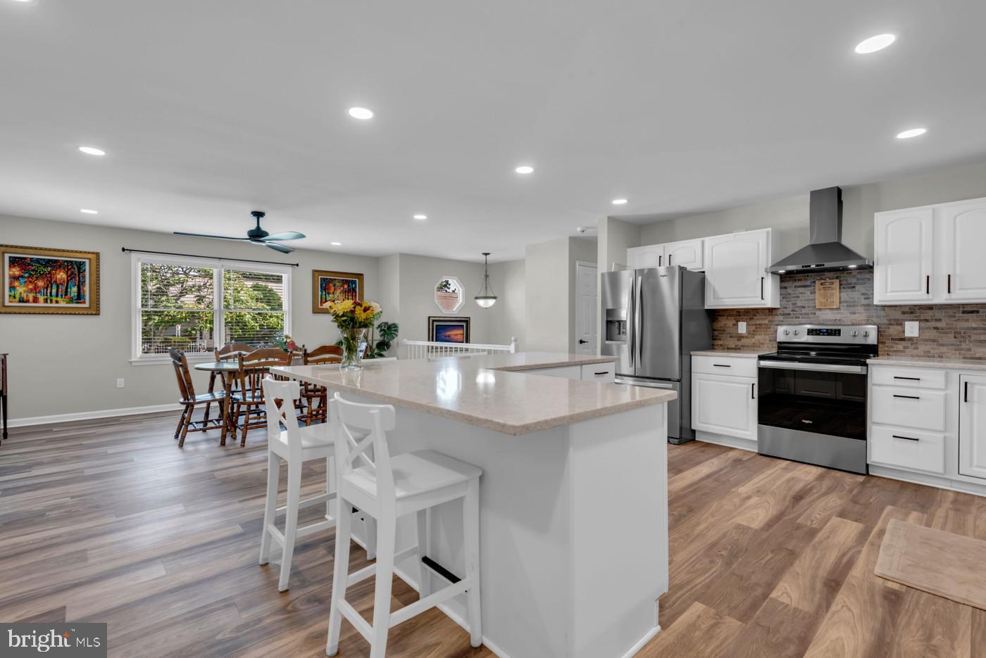 SAUNDERS POINT - Residential