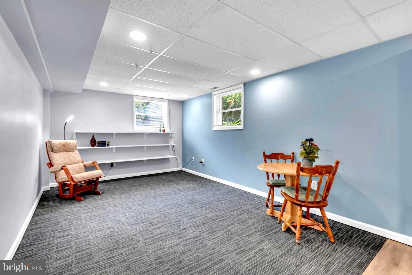 SAUNDERS POINT - Residential