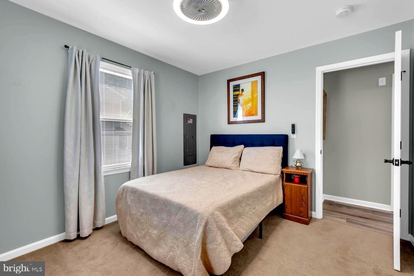 SAUNDERS POINT - Residential