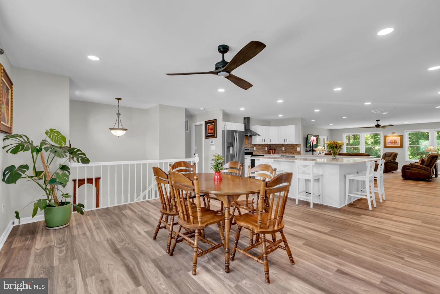 SAUNDERS POINT - Residential