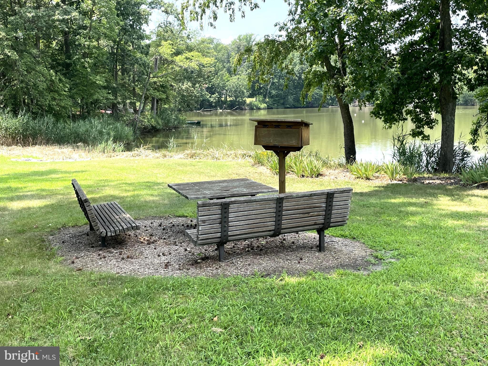 SAUNDERS POINT - Residential