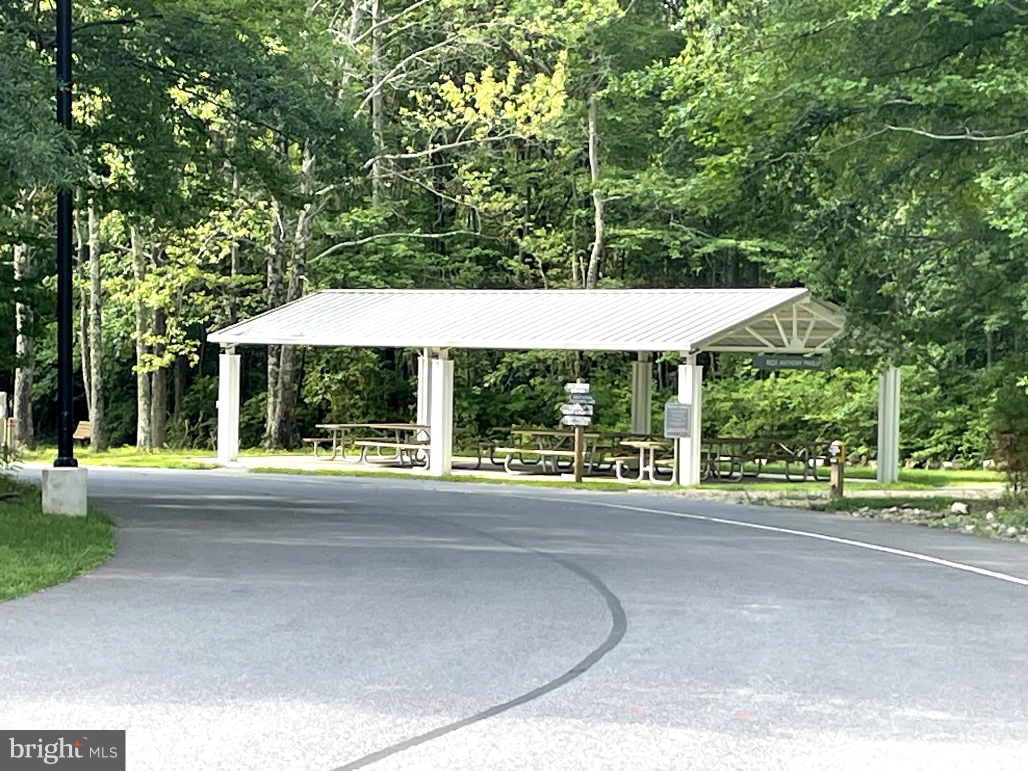 SAUNDERS POINT - Residential