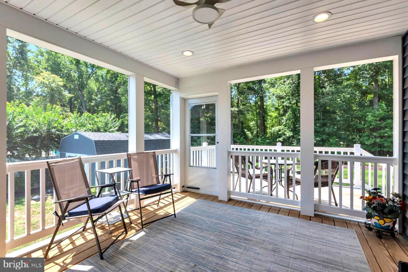 SAUNDERS POINT - Residential