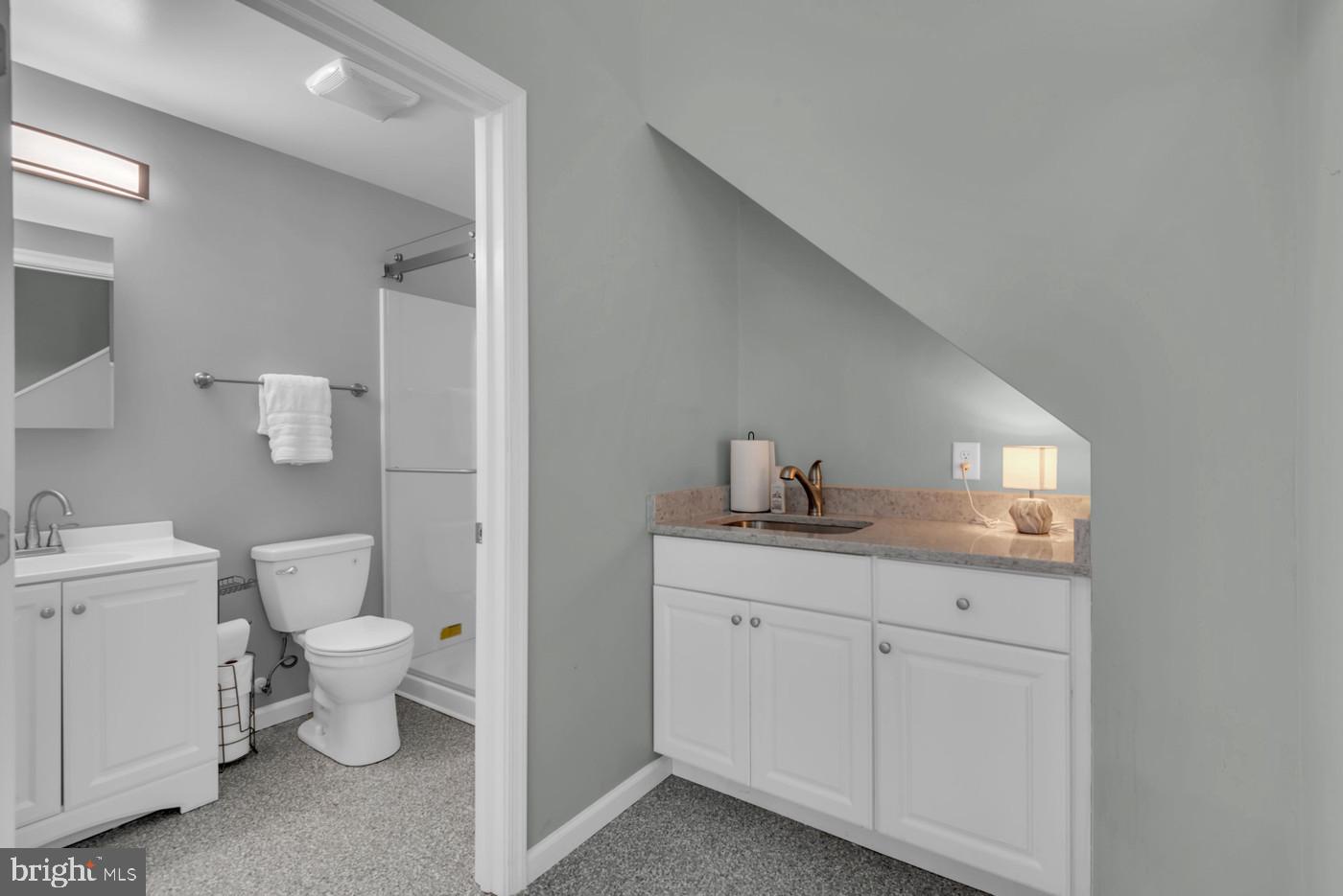 SAUNDERS POINT - Residential