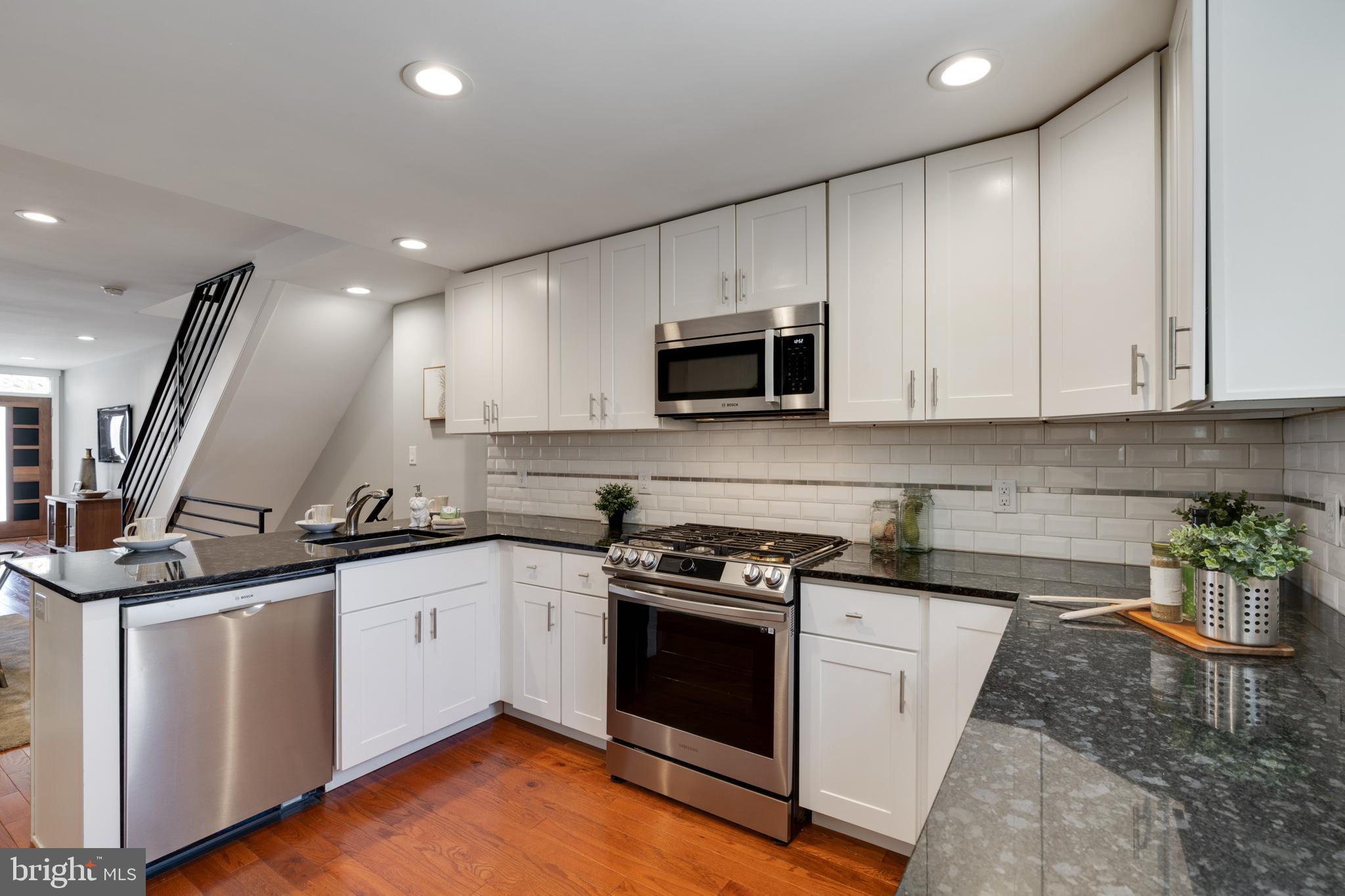 PASSYUNK SQUARE - Residential