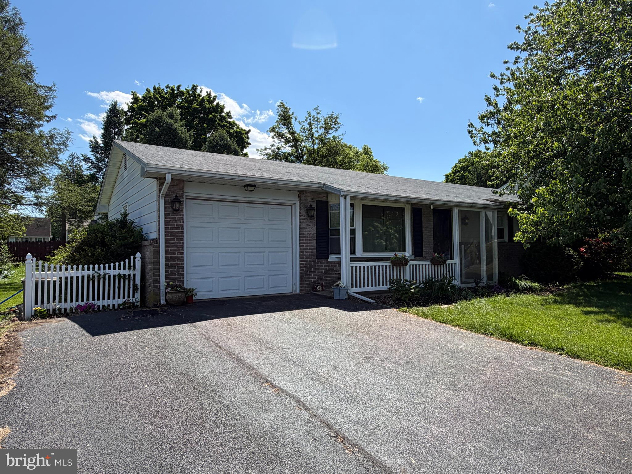 334 E OREGON ROAD