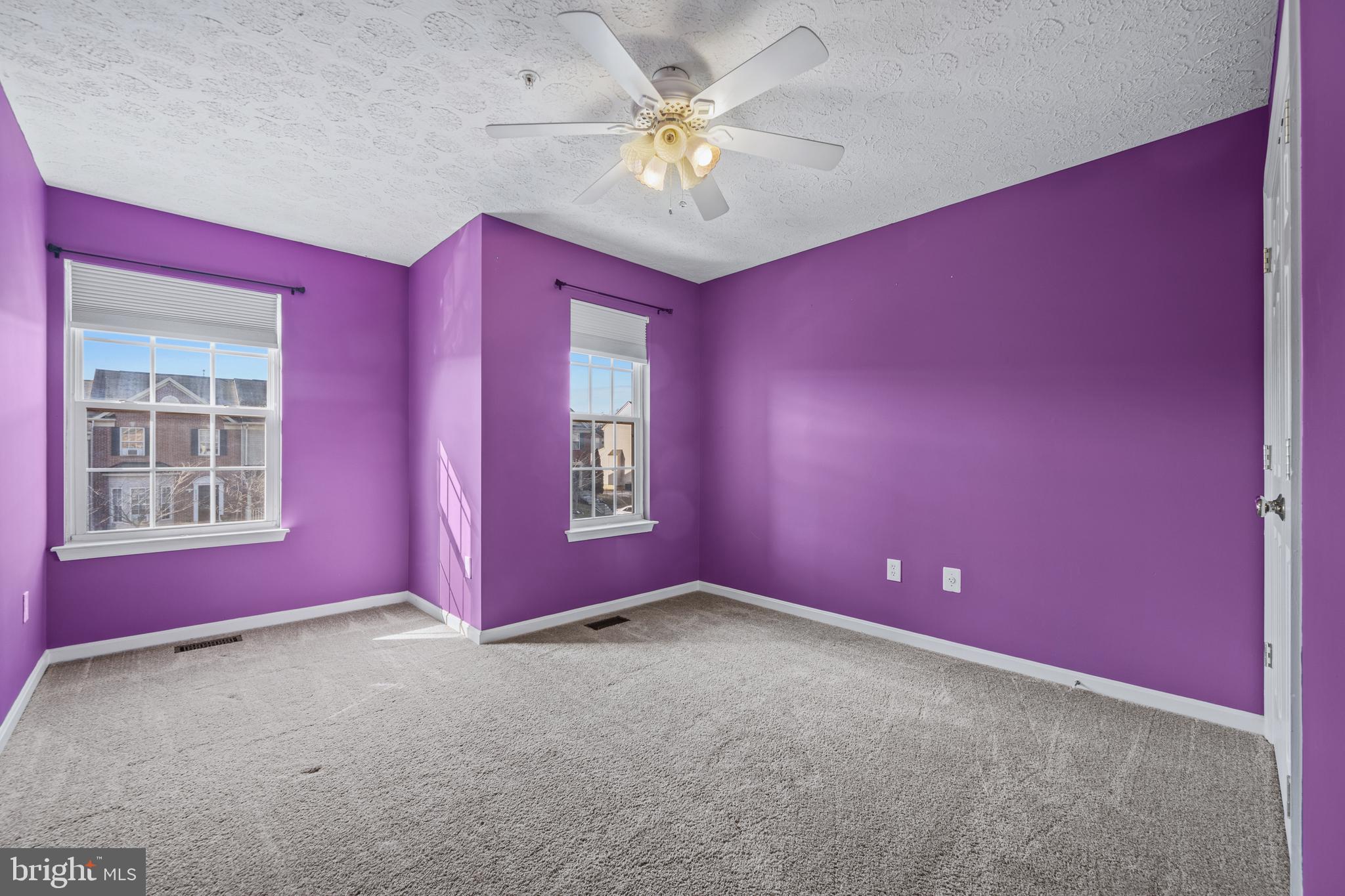 AUTUMN RUN - Residential