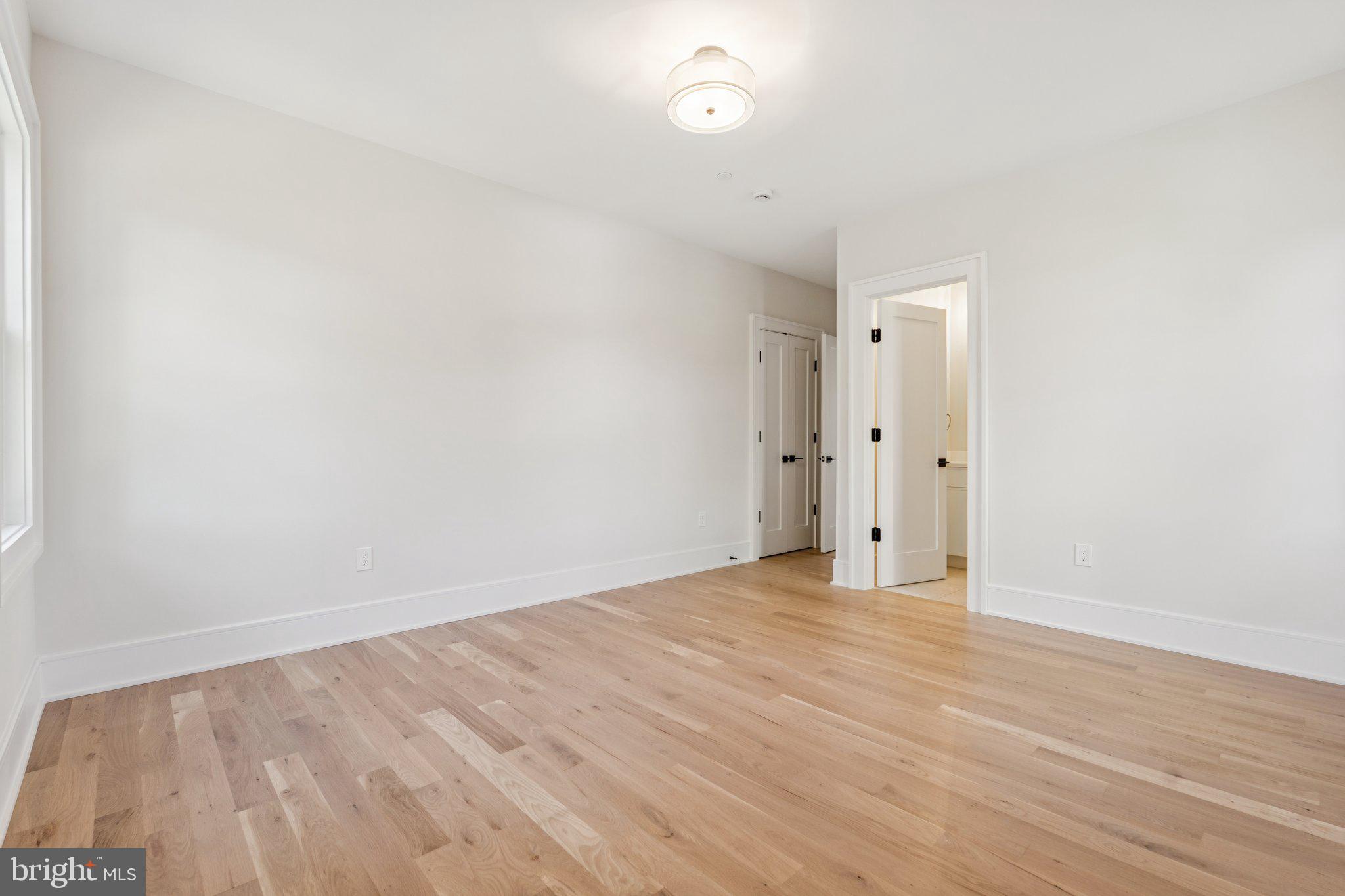 WILDWOOD MANOR - Residential