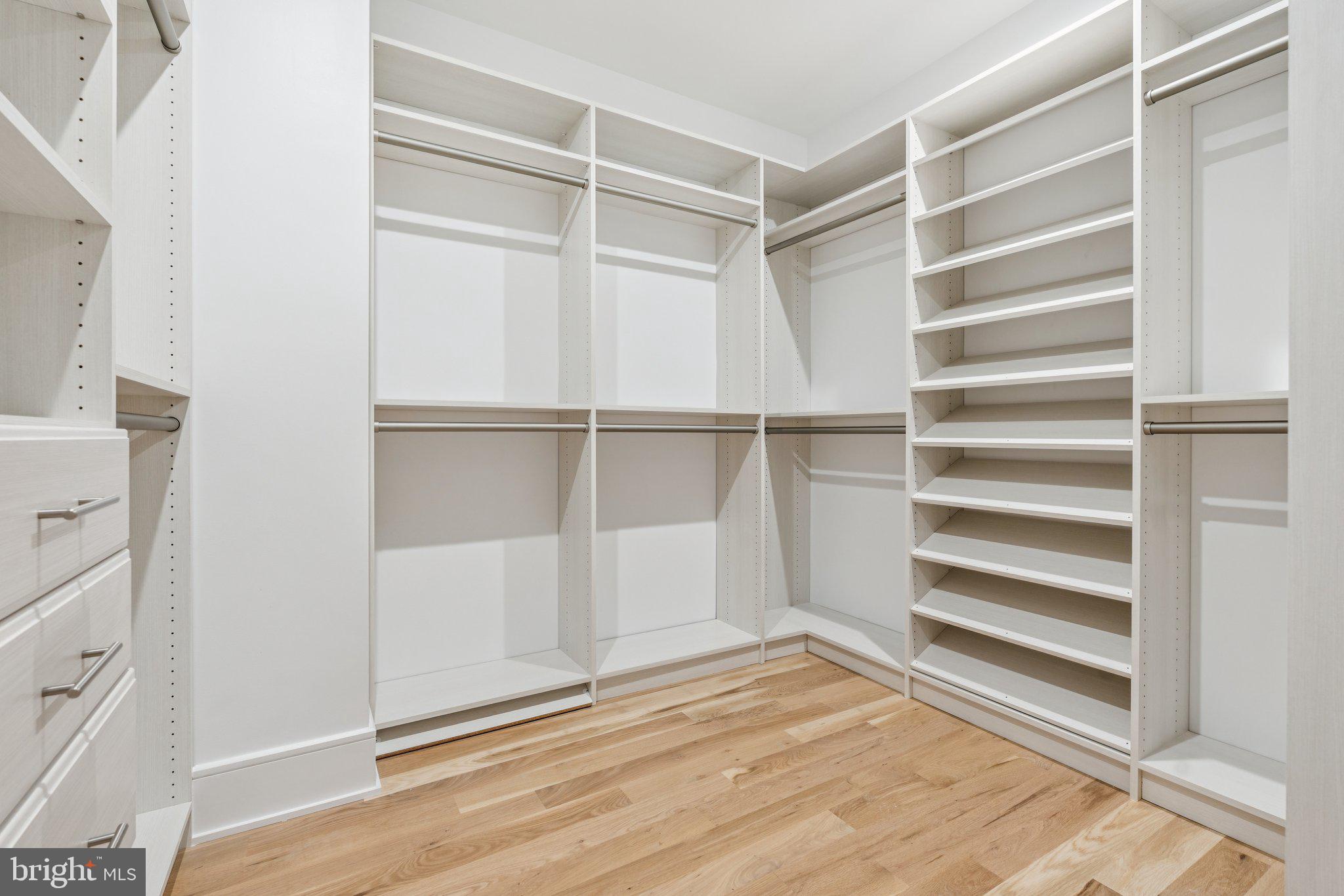 WILDWOOD MANOR - Residential