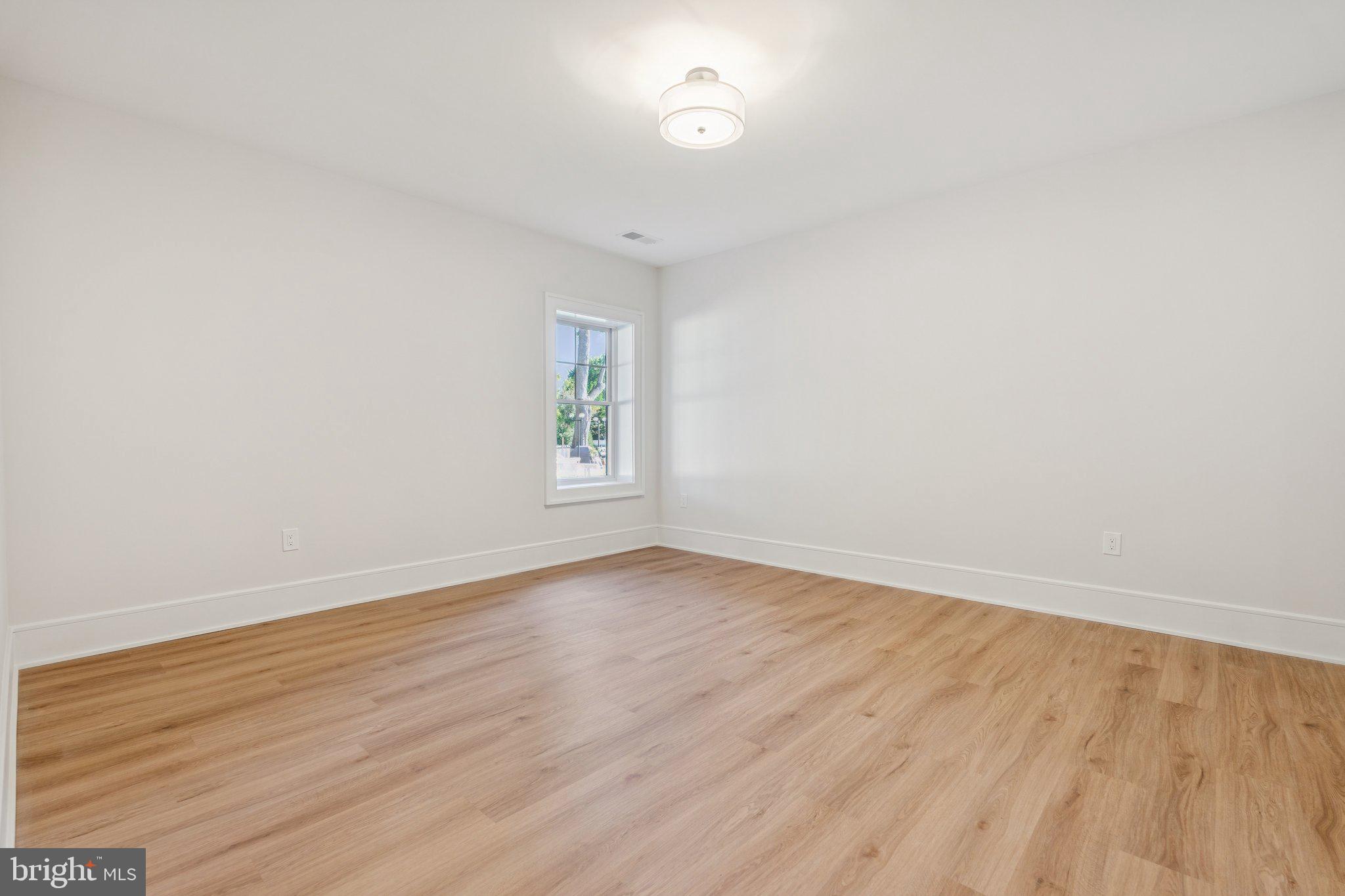 WILDWOOD MANOR - Residential