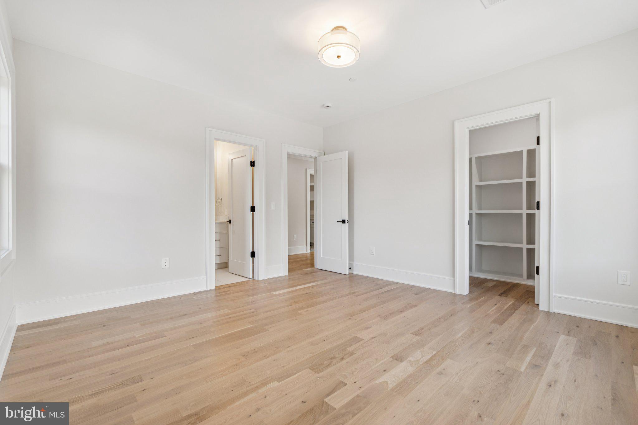 WILDWOOD MANOR - Residential