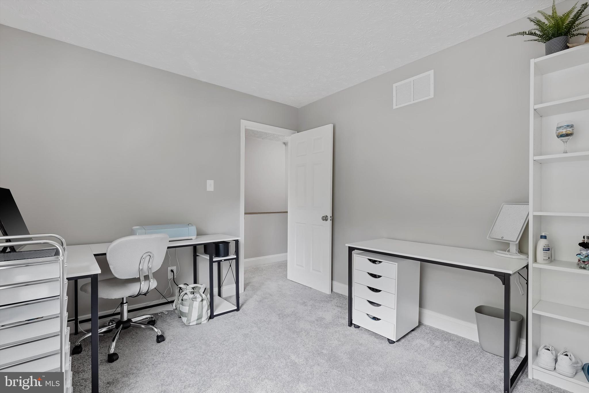 HUNTERS POINTE - Residential