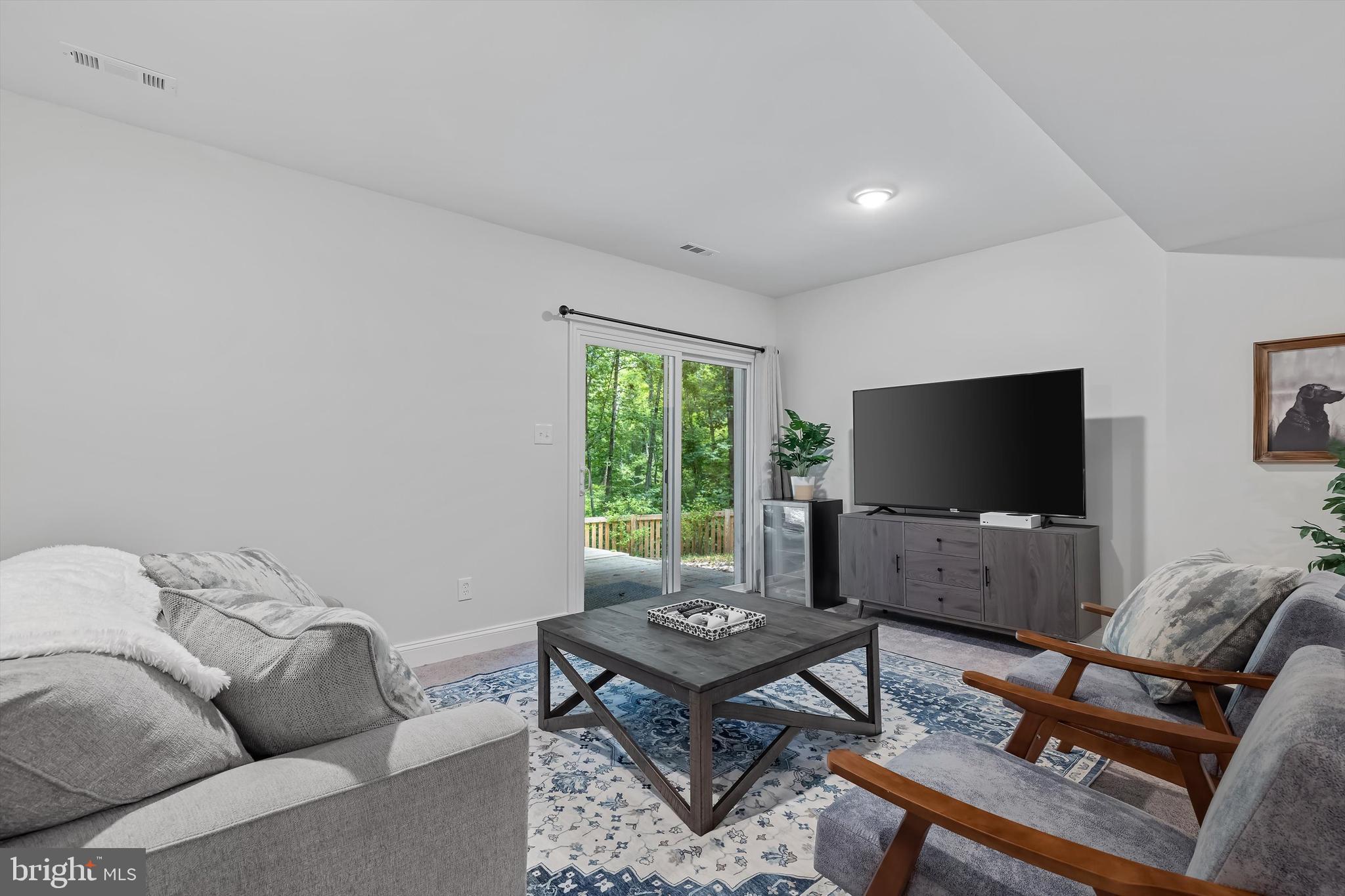 HUNTERS POINTE - Residential