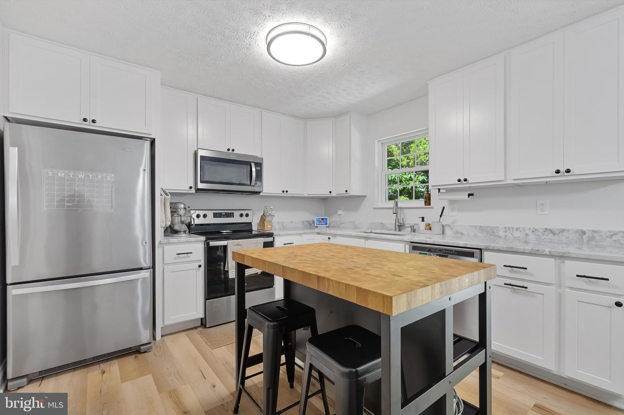 HUNTERS POINTE - Residential