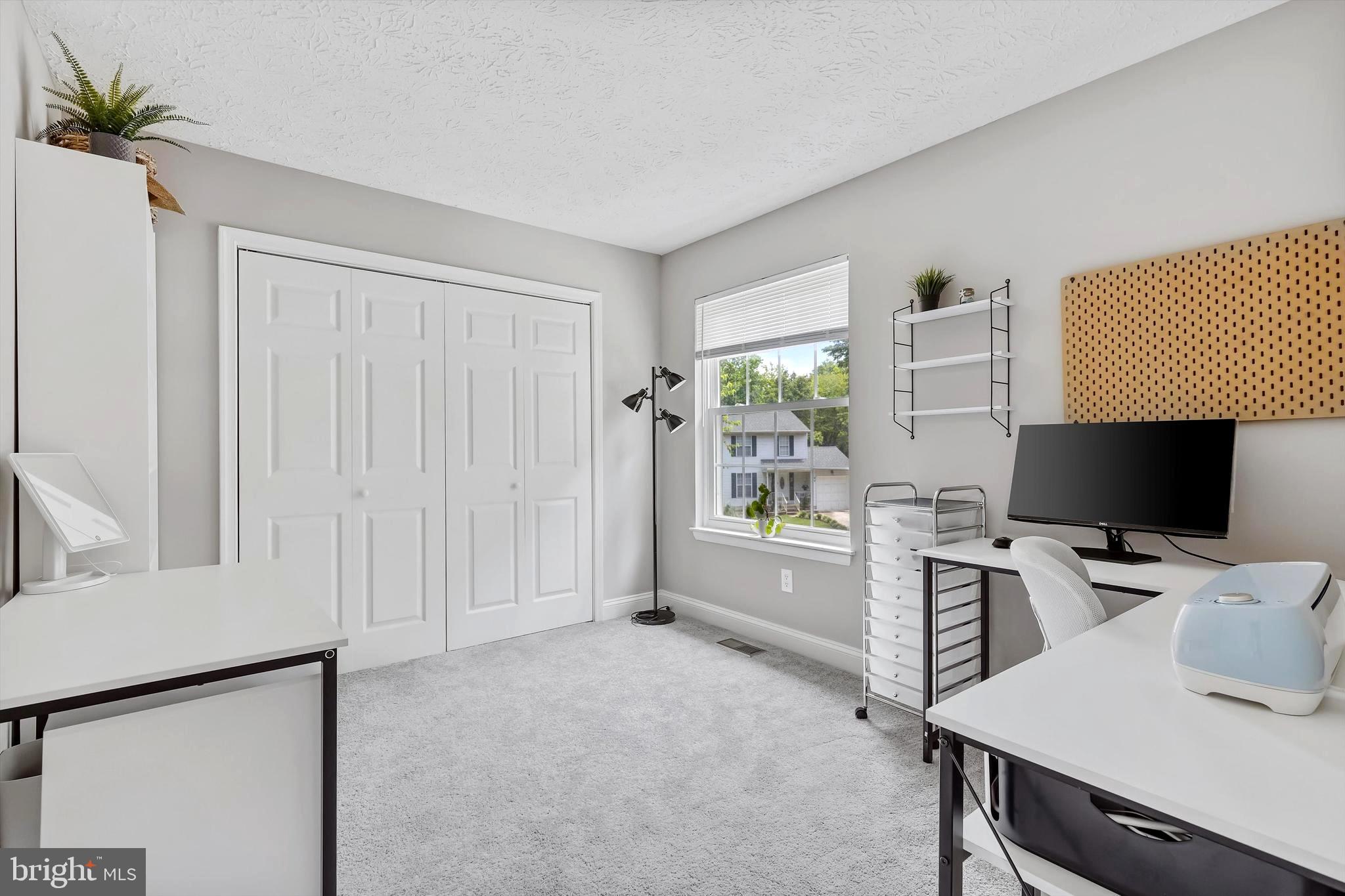 HUNTERS POINTE - Residential