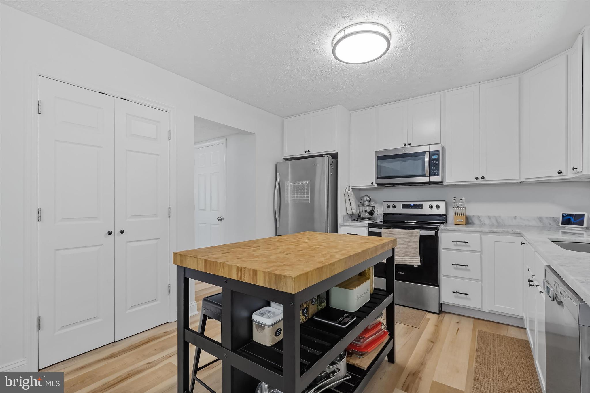 HUNTERS POINTE - Residential