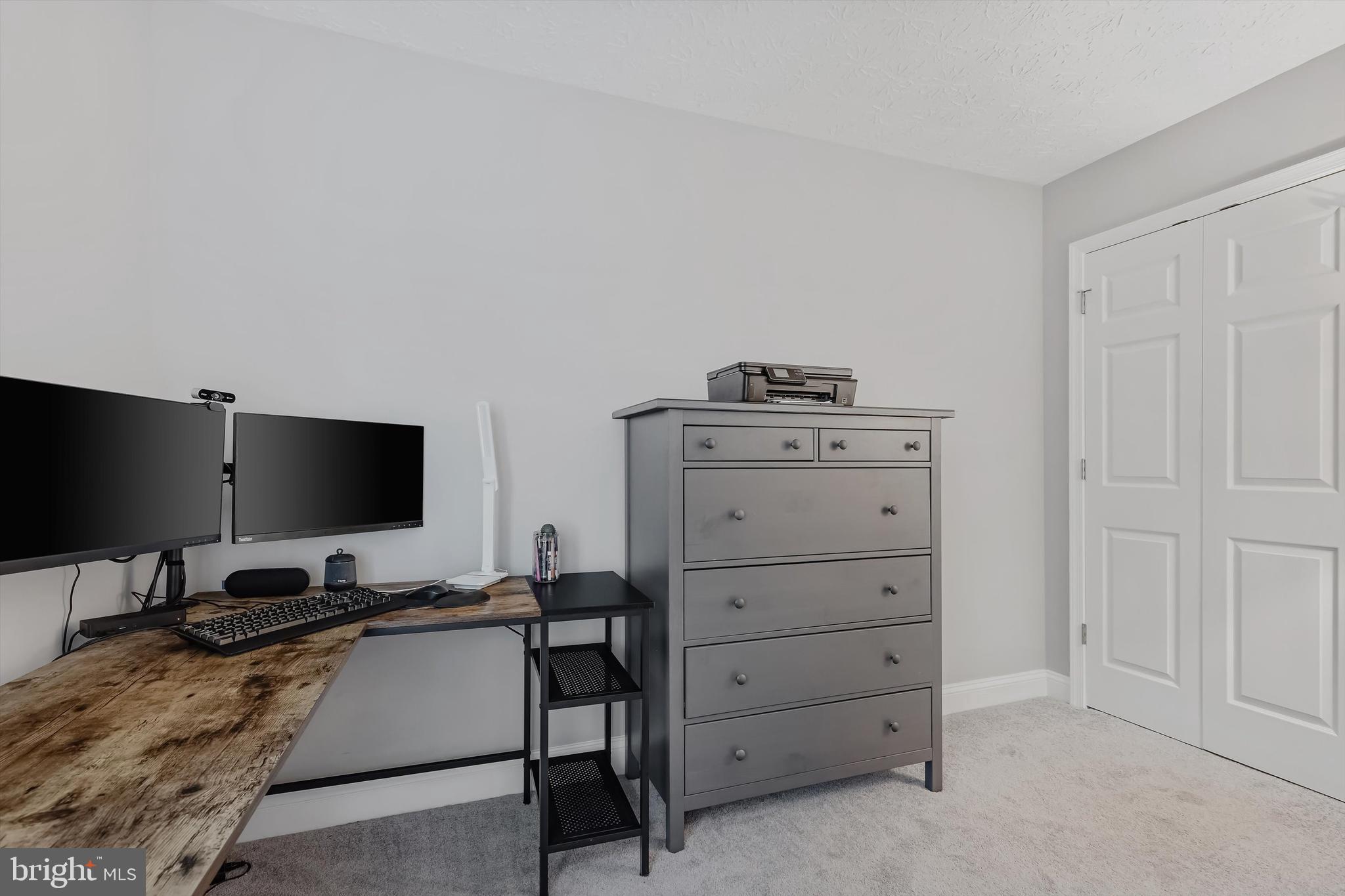 HUNTERS POINTE - Residential