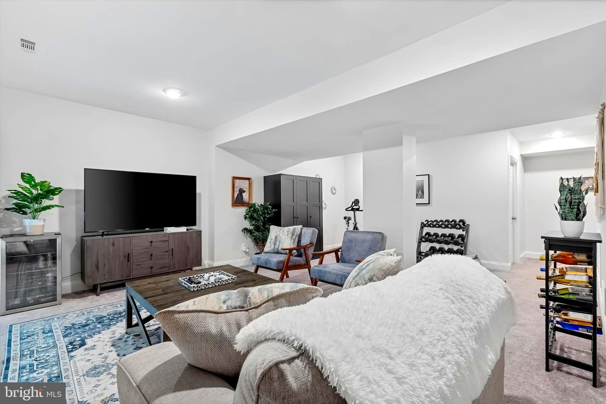 HUNTERS POINTE - Residential