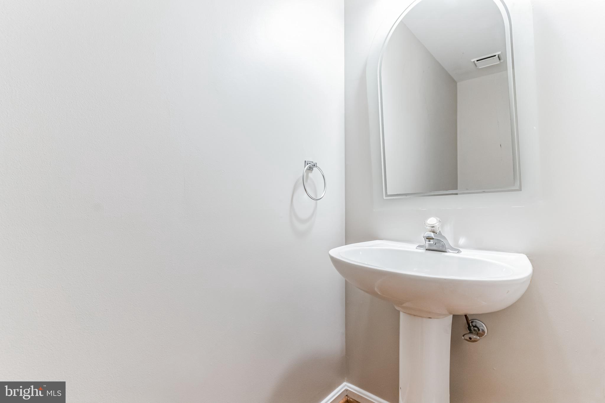 LIFESTYLE AT SULLY STATION - Residential Lease