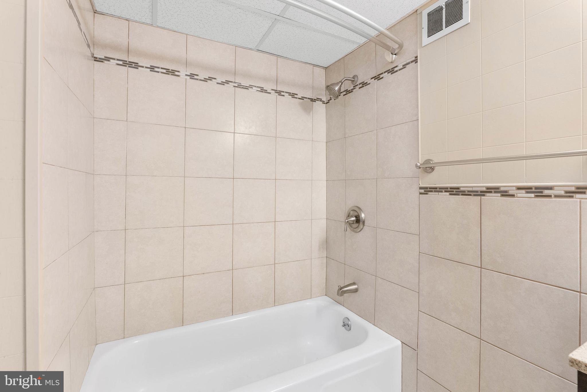 EAST PASSYUNK CROSSING - Residential Lease