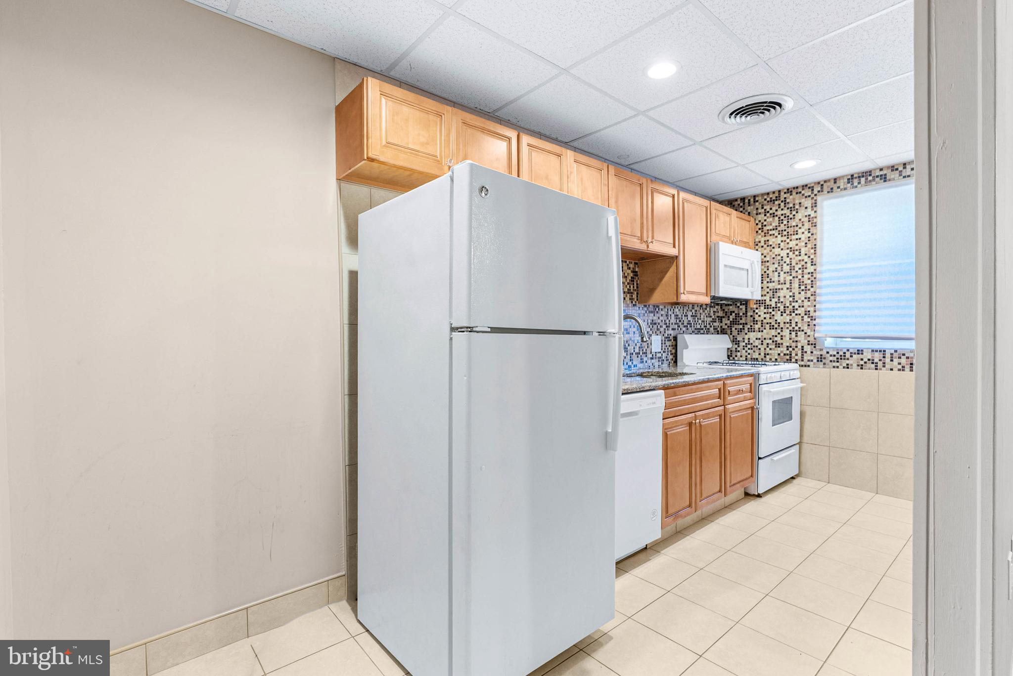 EAST PASSYUNK CROSSING - Residential Lease