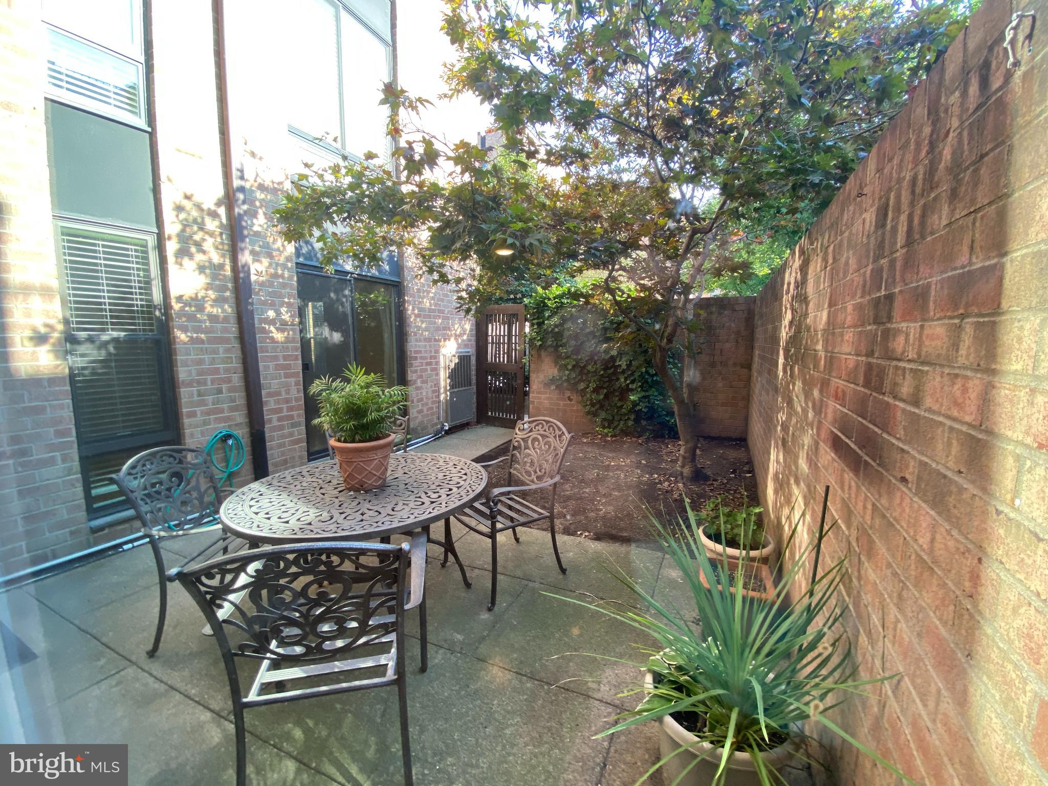 SOCIETY HILL - Residential Lease