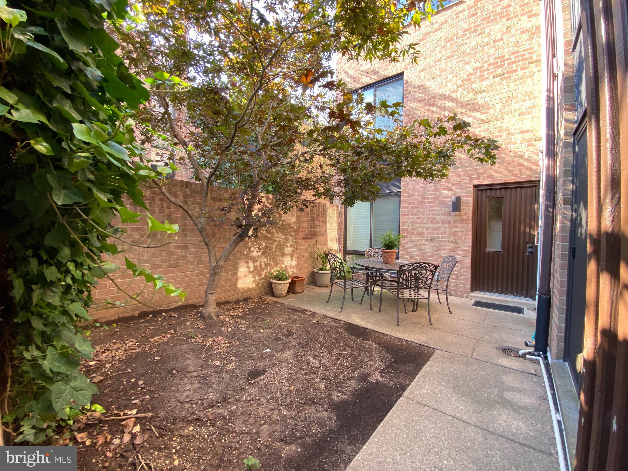 SOCIETY HILL - Residential Lease