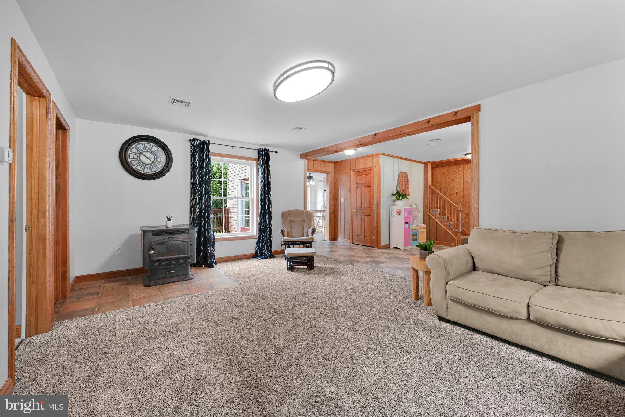 367 RIDGE AVENUE