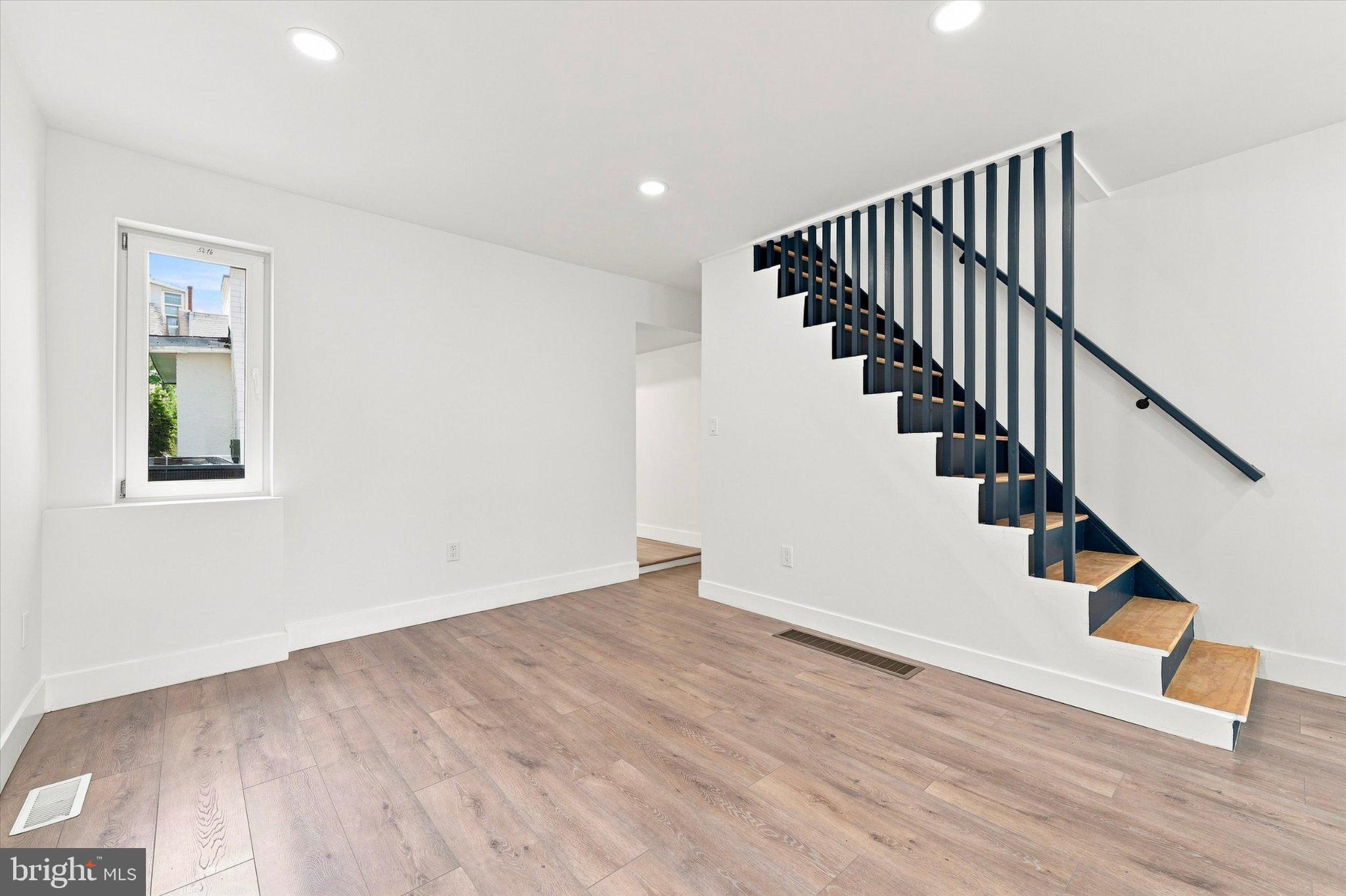2021 E SERGEANT STREET