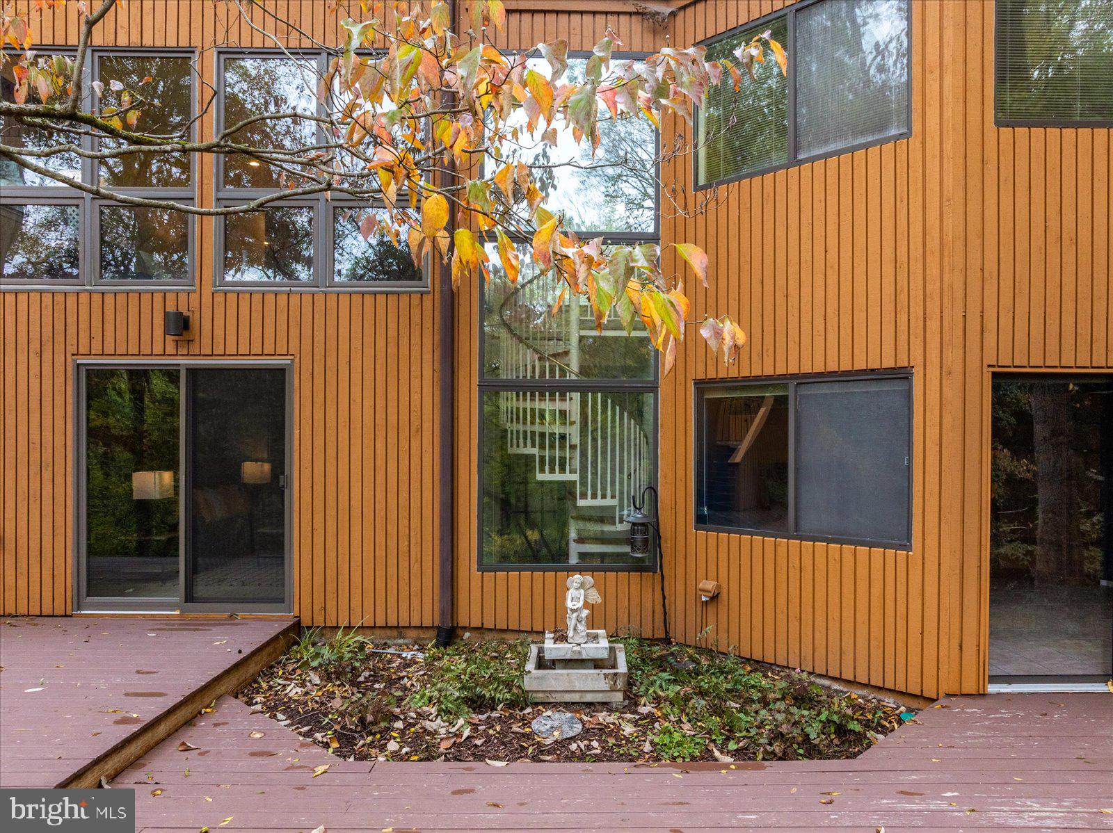 HOBBITS GLEN - Residential