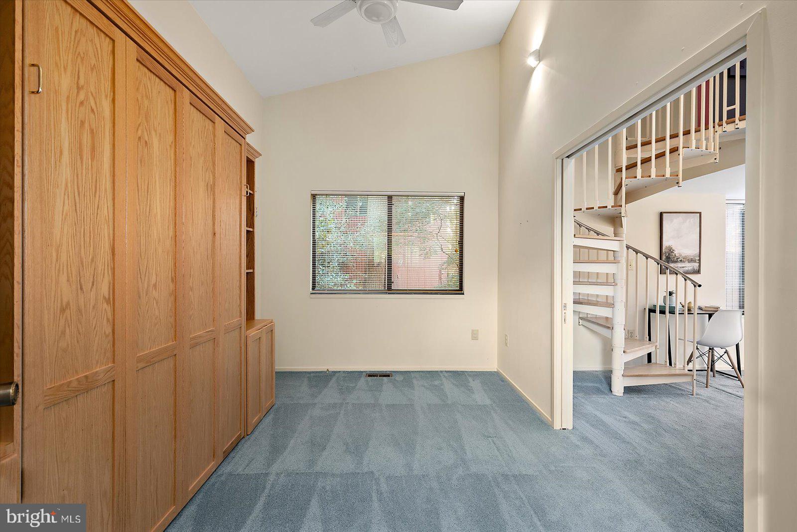 HOBBITS GLEN - Residential