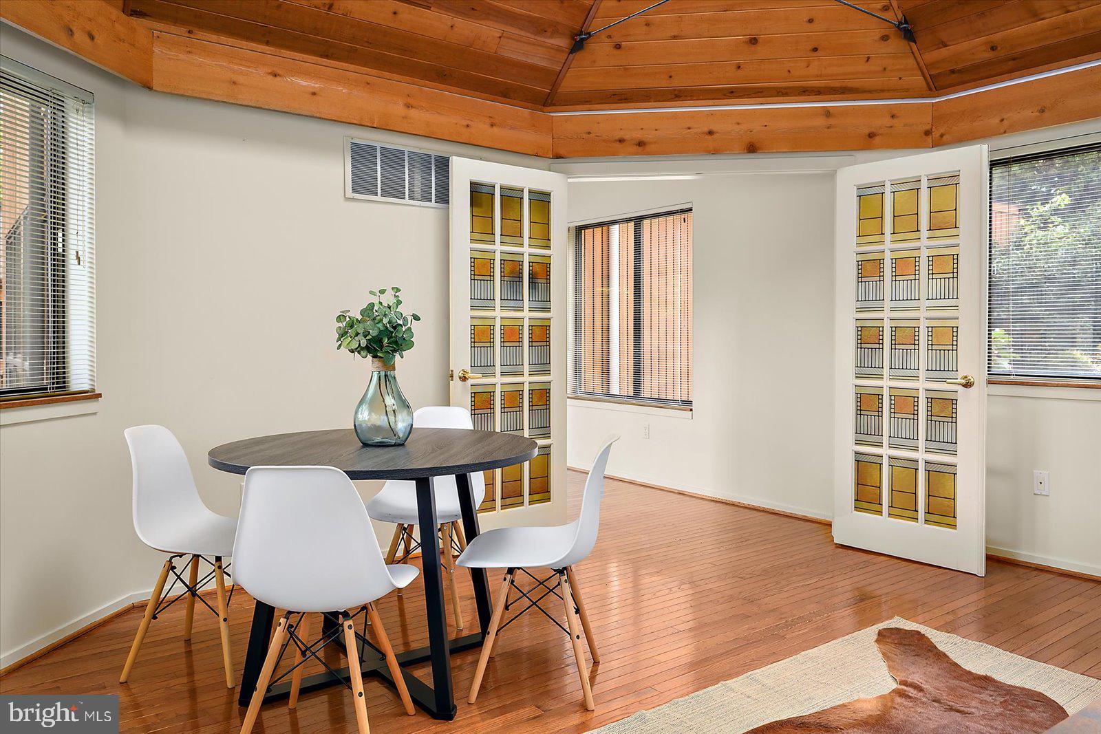 HOBBITS GLEN - Residential