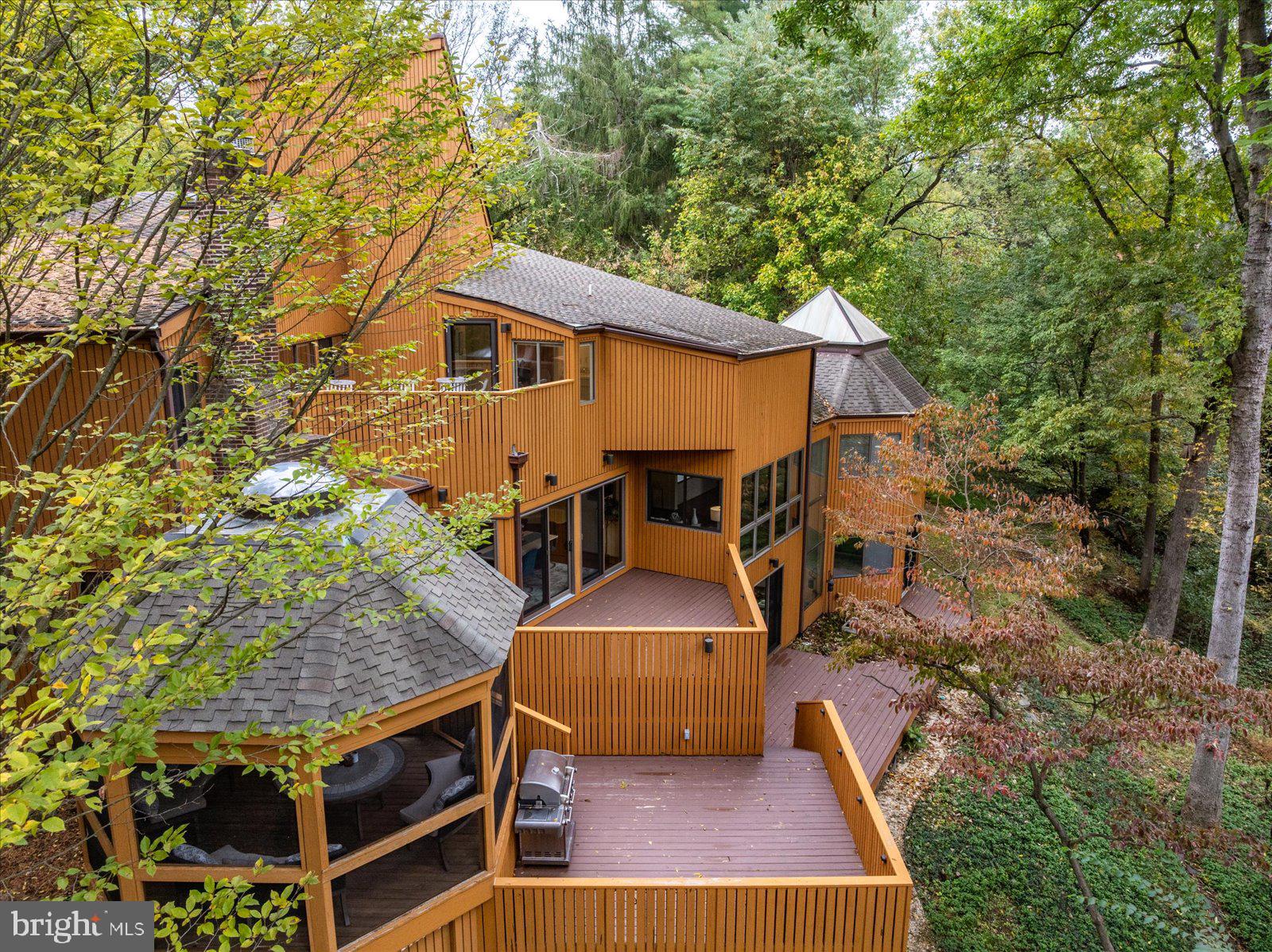 HOBBITS GLEN - Residential