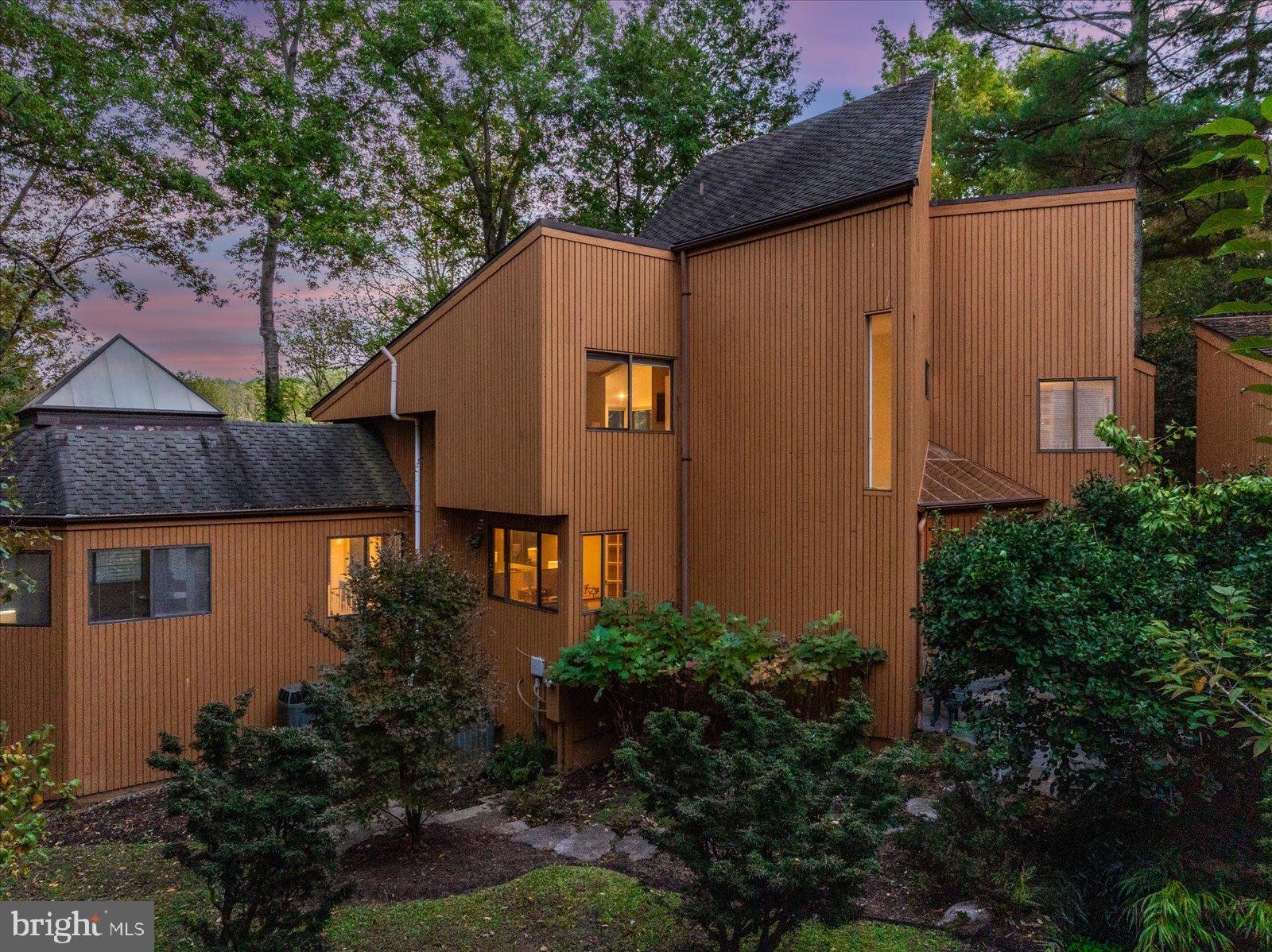 HOBBITS GLEN - Residential