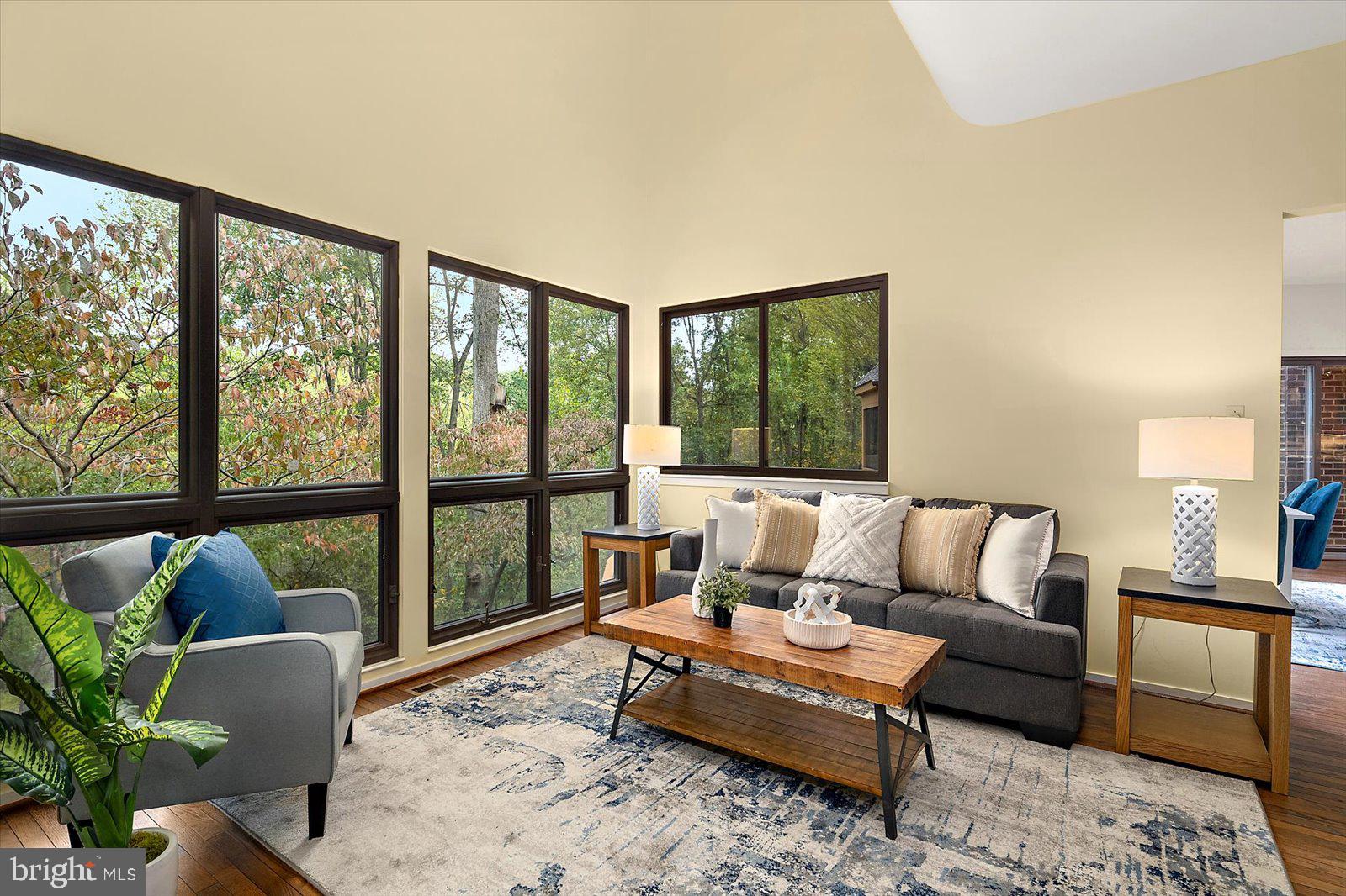 HOBBITS GLEN - Residential