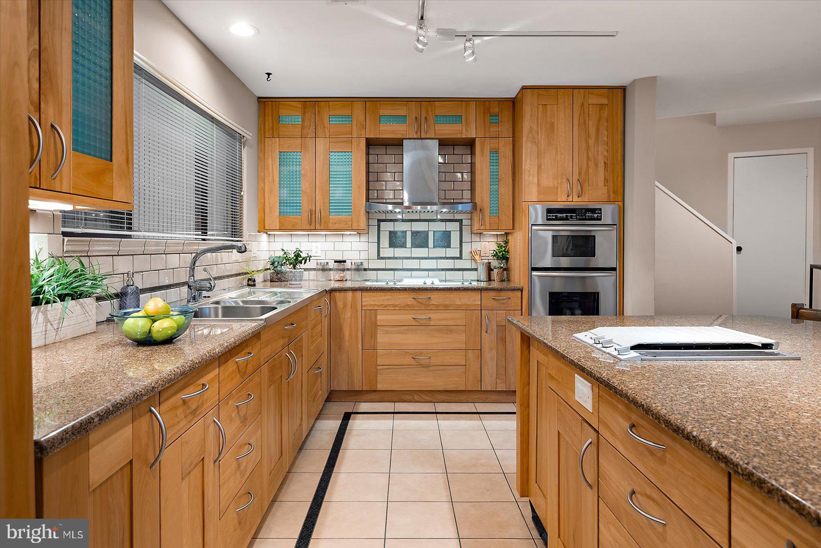 HOBBITS GLEN - Residential