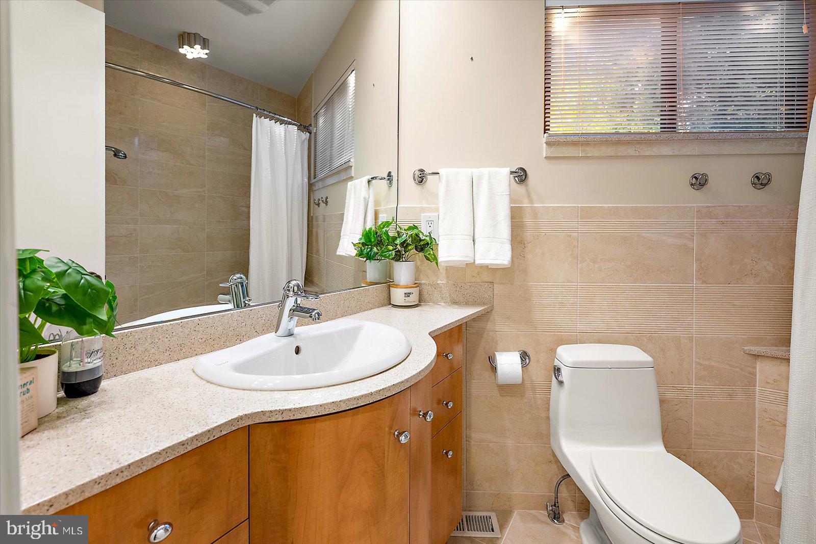 HOBBITS GLEN - Residential