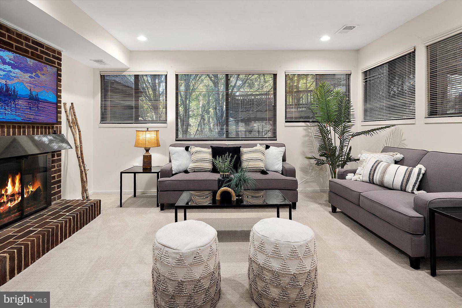 HOBBITS GLEN - Residential