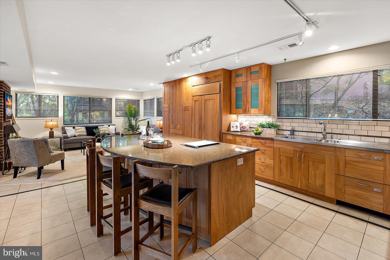 HOBBITS GLEN - Residential