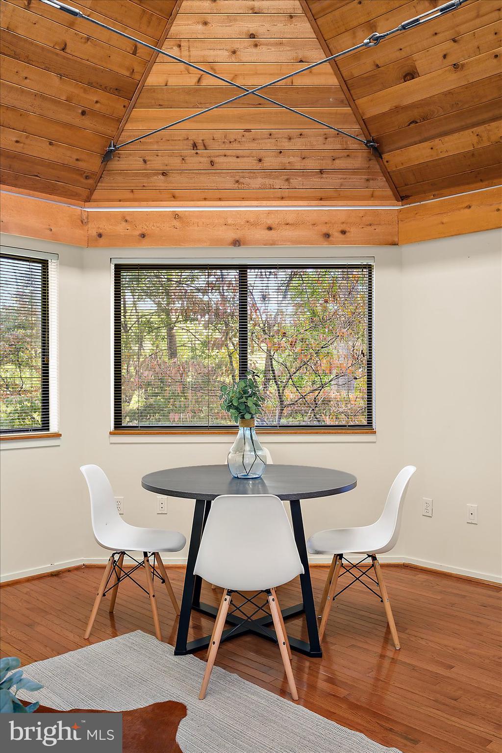 HOBBITS GLEN - Residential