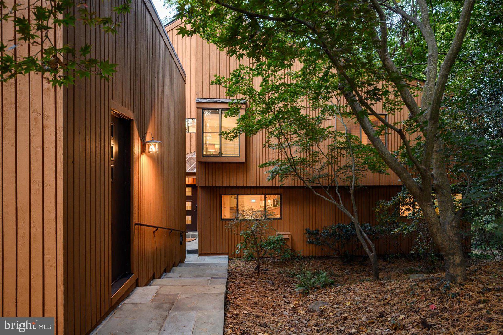 HOBBITS GLEN - Residential