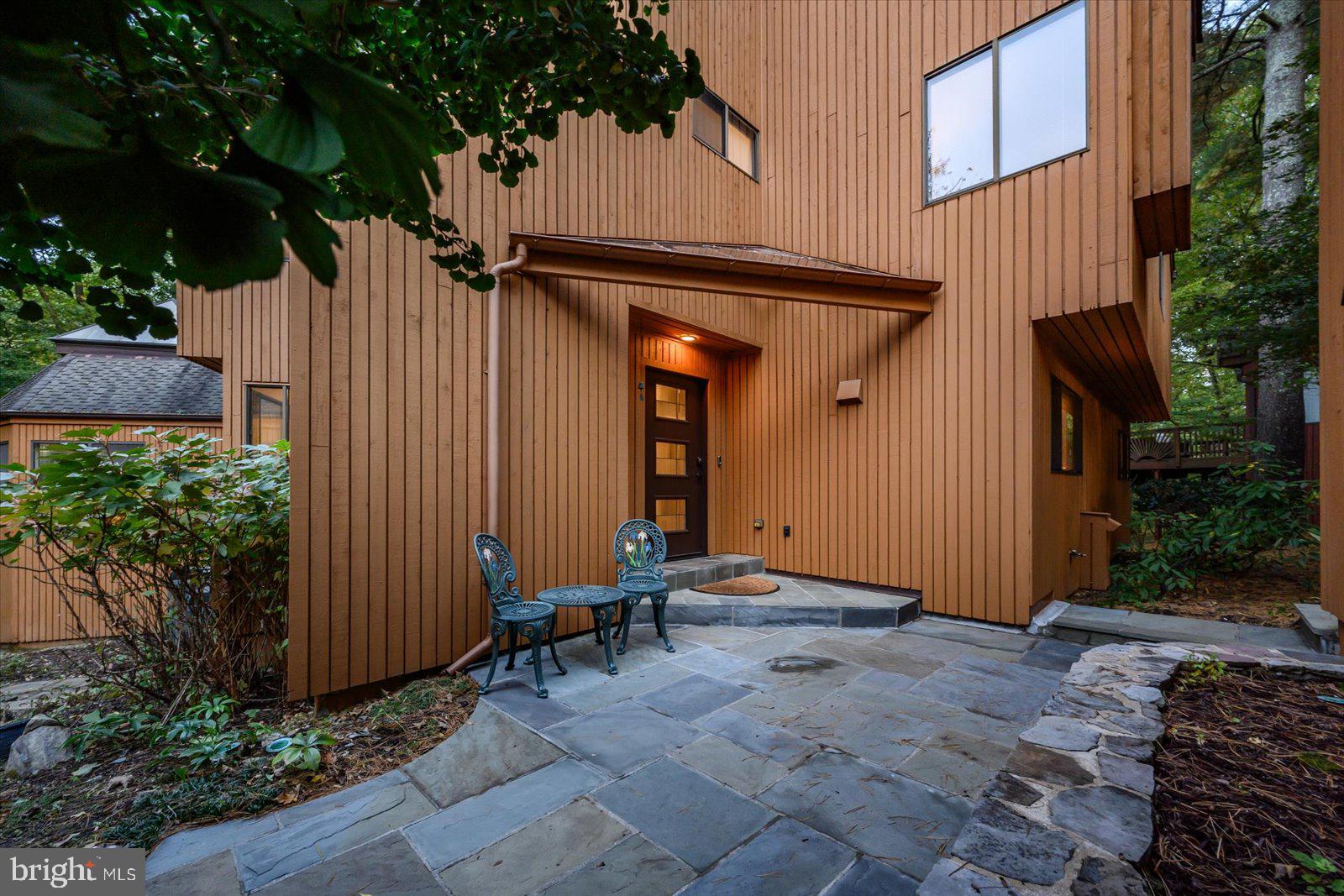 HOBBITS GLEN - Residential