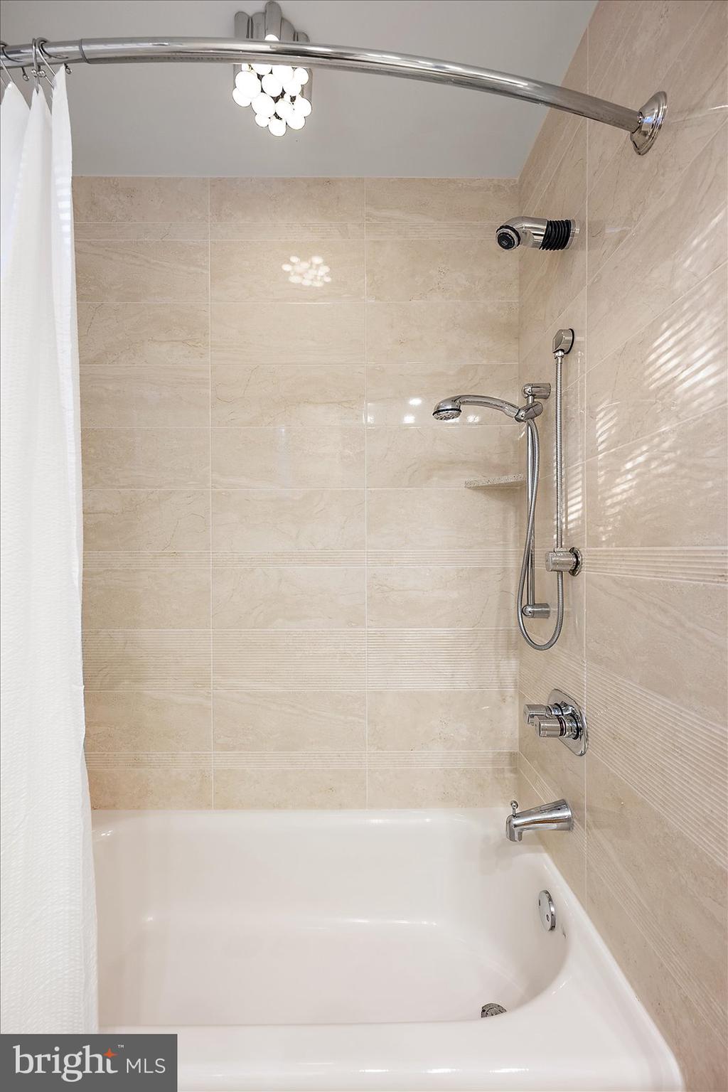 HOBBITS GLEN - Residential