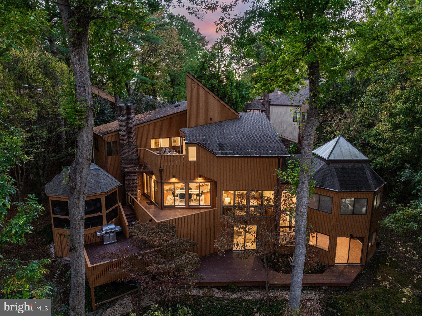 HOBBITS GLEN - Residential