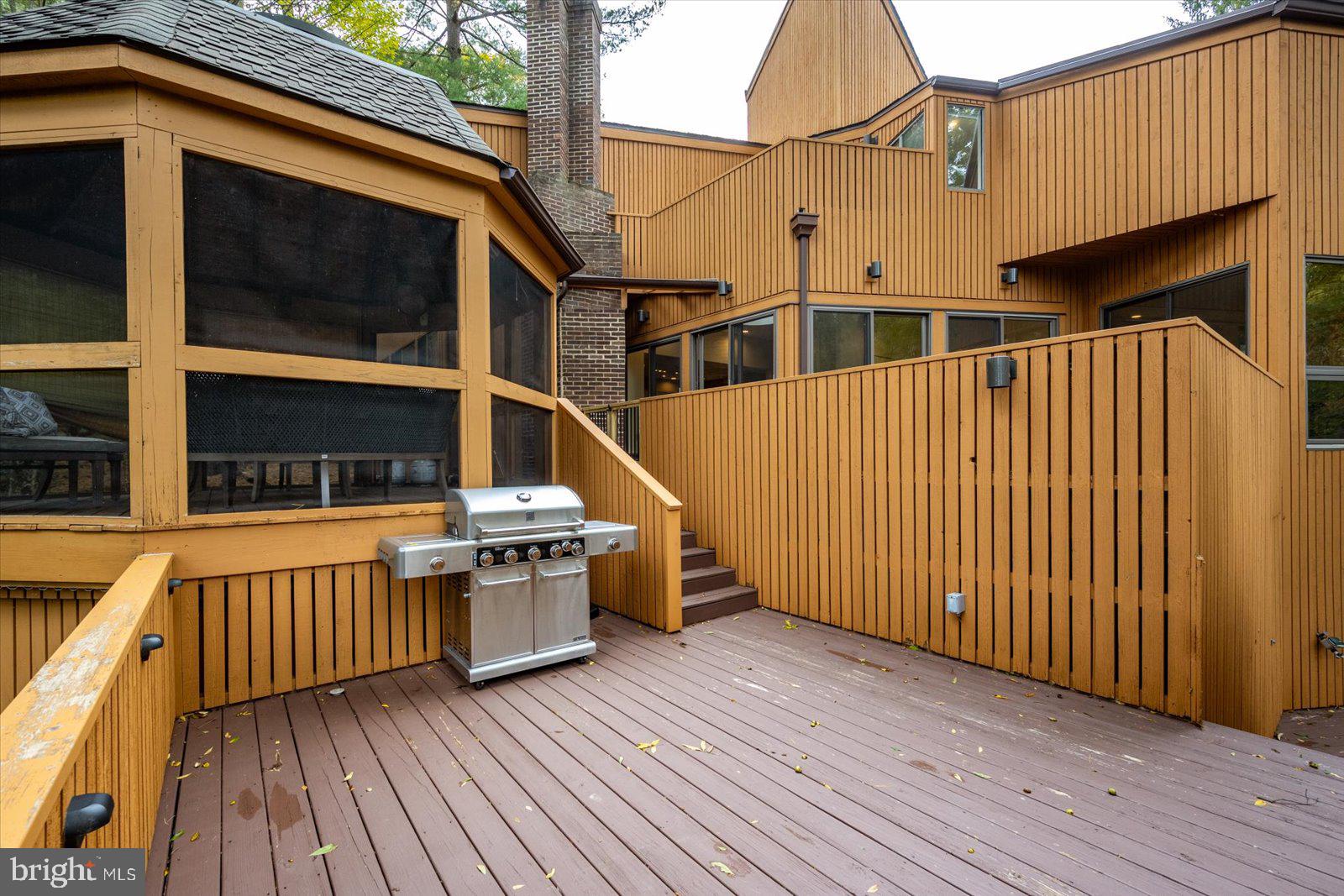 HOBBITS GLEN - Residential