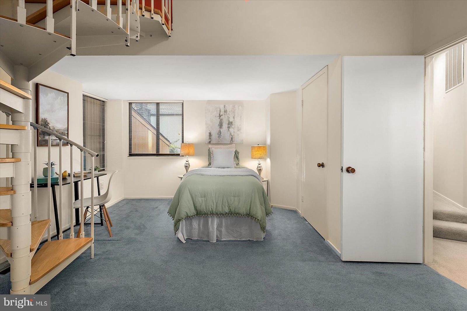 HOBBITS GLEN - Residential