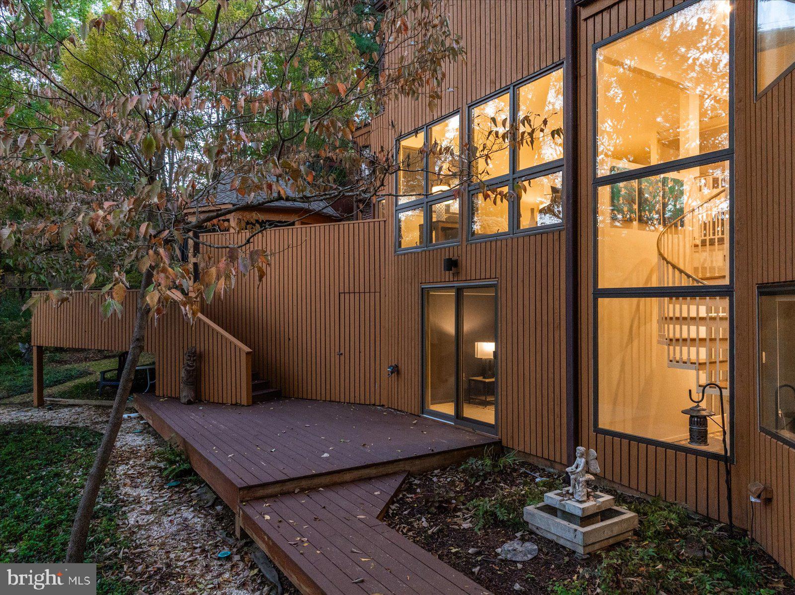 HOBBITS GLEN - Residential