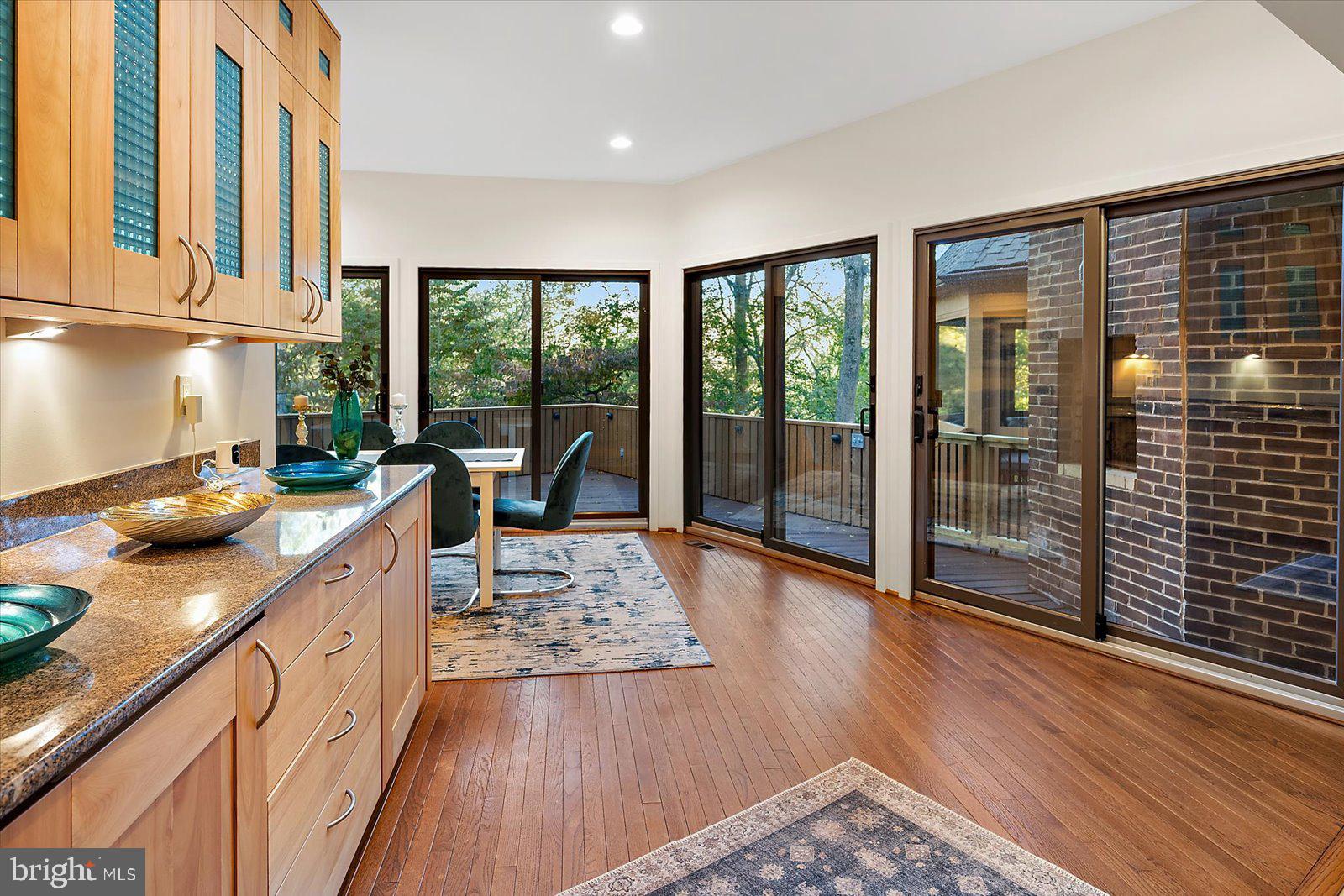 HOBBITS GLEN - Residential