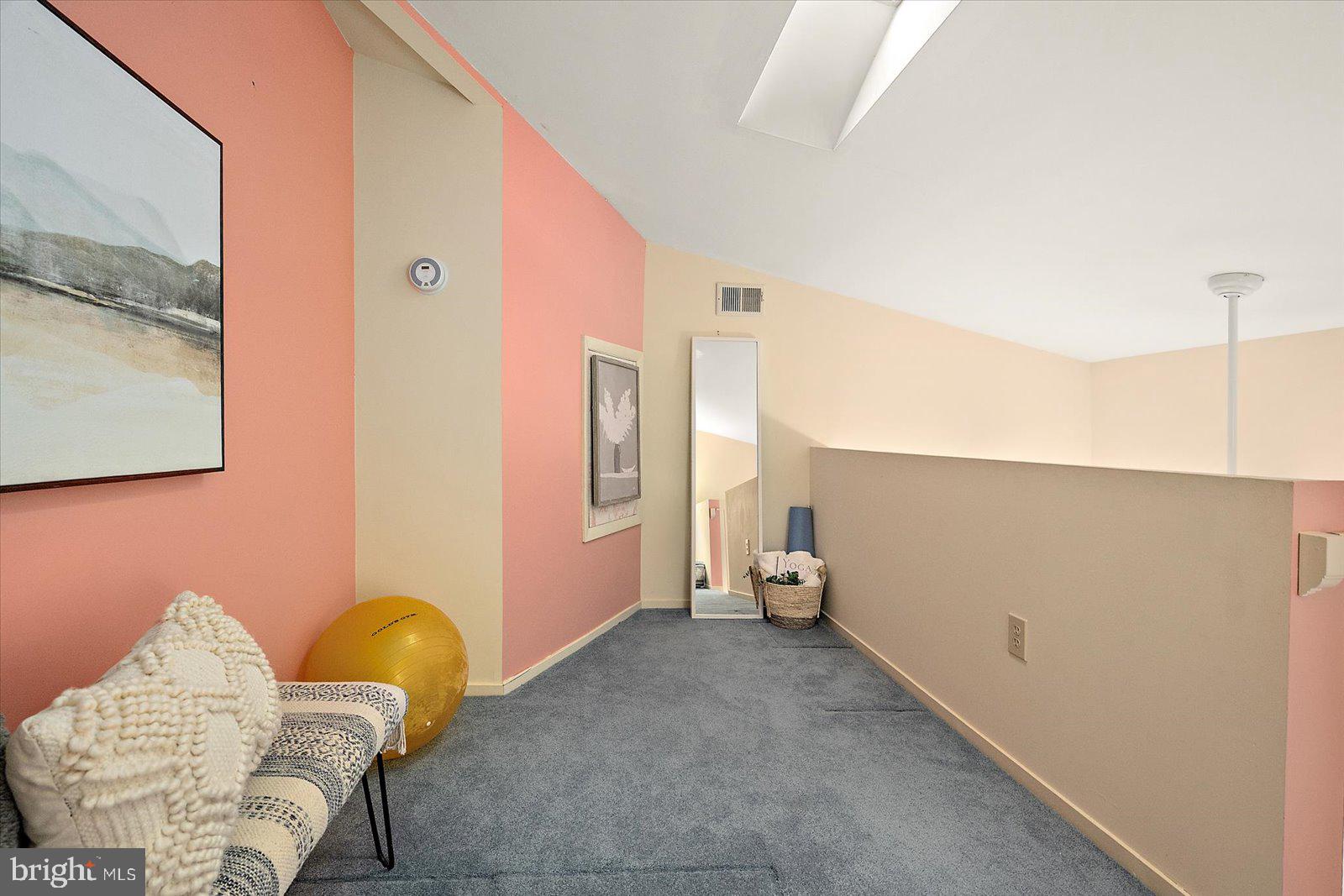 HOBBITS GLEN - Residential