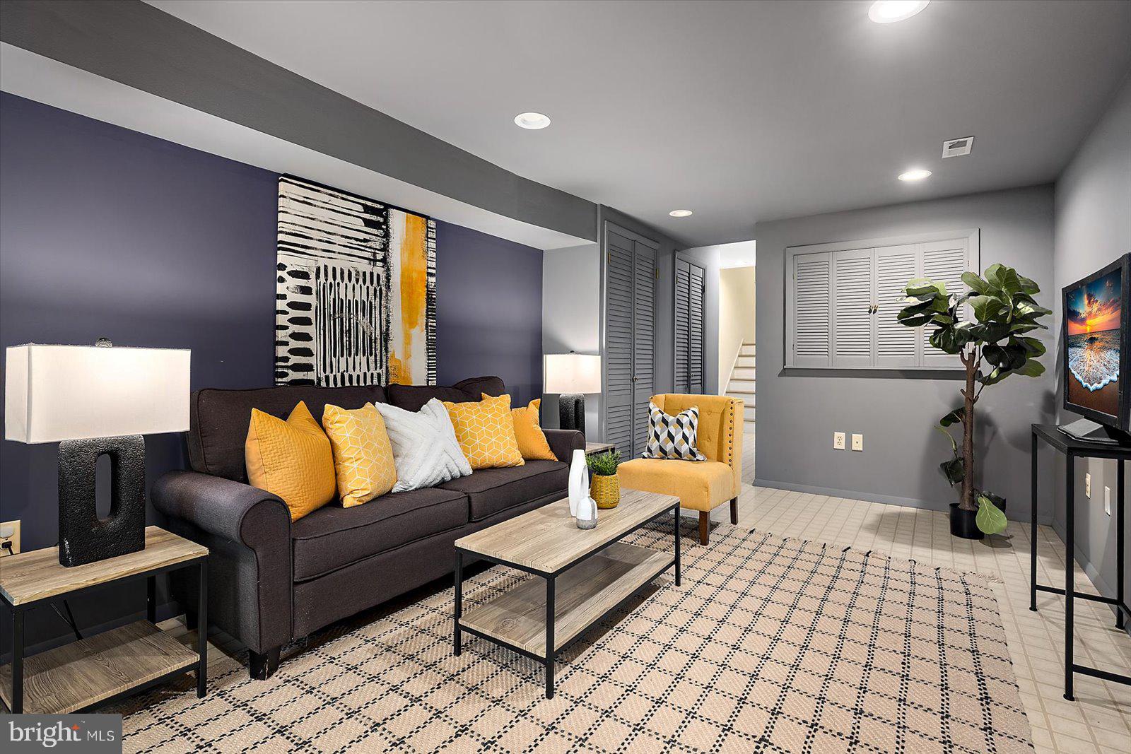 HOBBITS GLEN - Residential